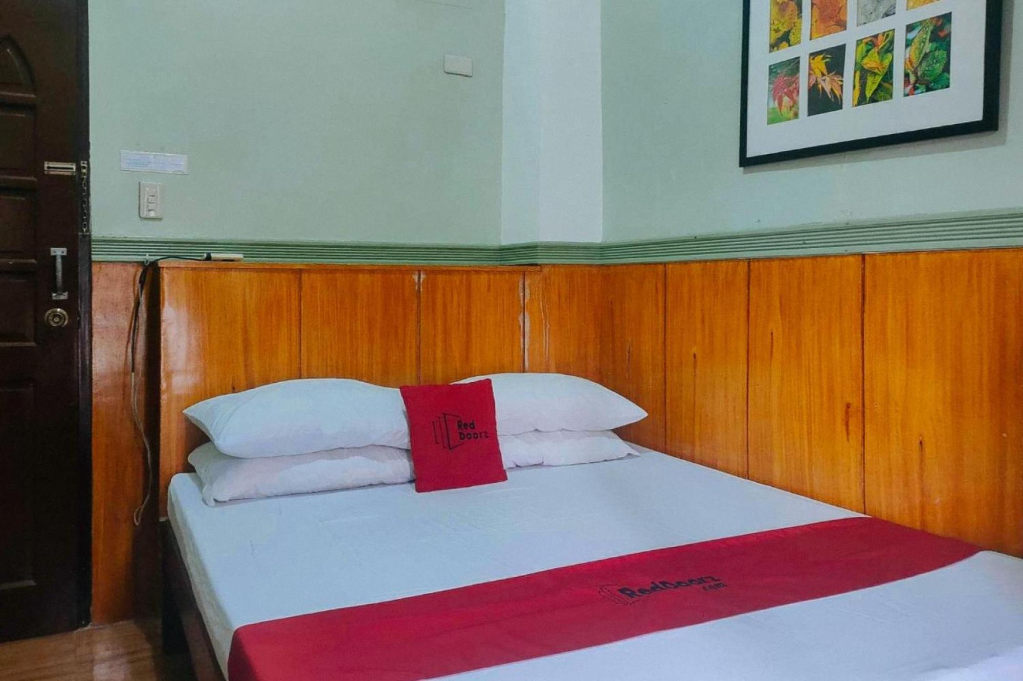Reddoorz Near Colgante Bridge Naga City Exterior photo