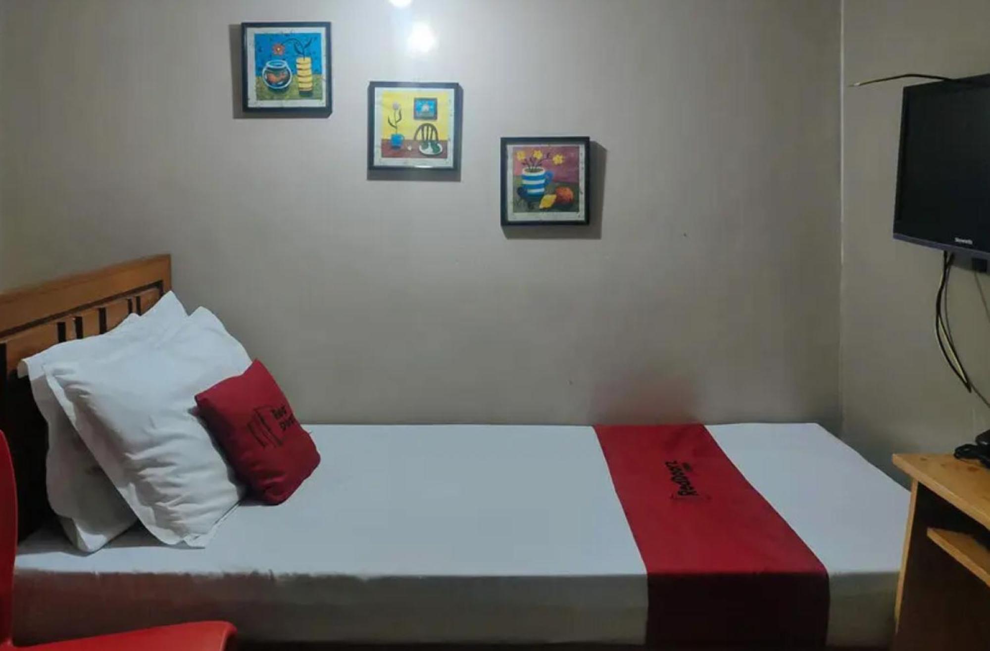 Reddoorz Near Colgante Bridge Naga City Exterior photo