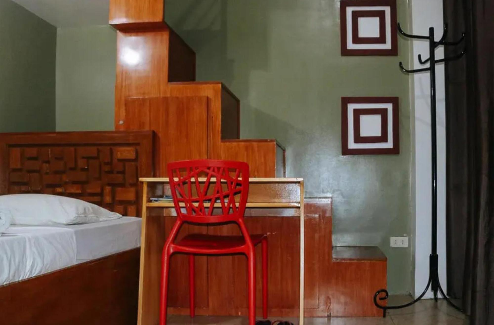 Reddoorz Near Colgante Bridge Naga City Exterior photo